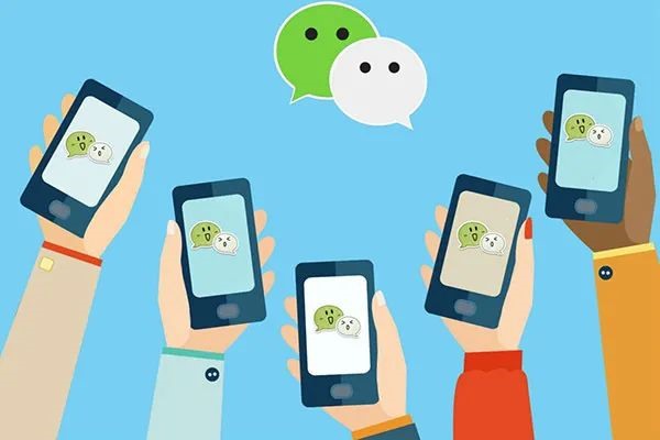 能不能在另一个微信号登录的同时邀请别人帮自己扫码注册微信小号？